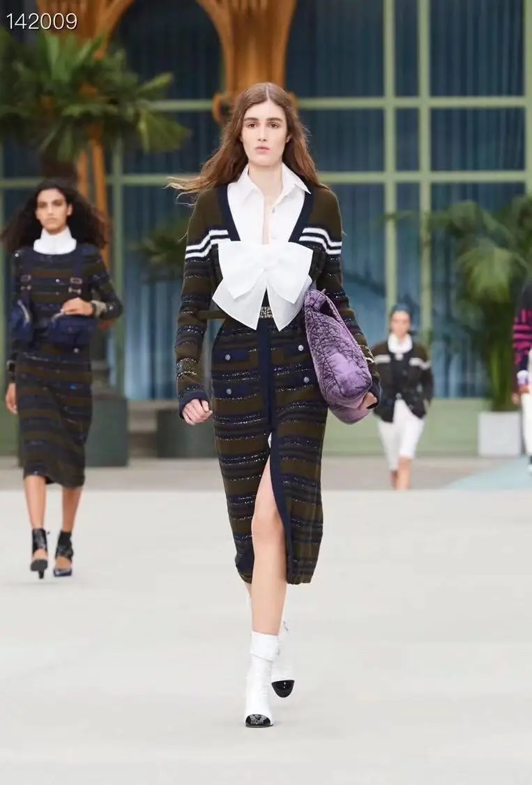 Women 2020 Autumn New Cardigan Knitted Stripes Color Patchwork Sequins Casual Long Army Green High Quality Runway Trench
Women 2020 Autumn New Cardigan Knitted Stripes Color Patchwork Sequins Casual Long Army Green High Quality Runway Trench