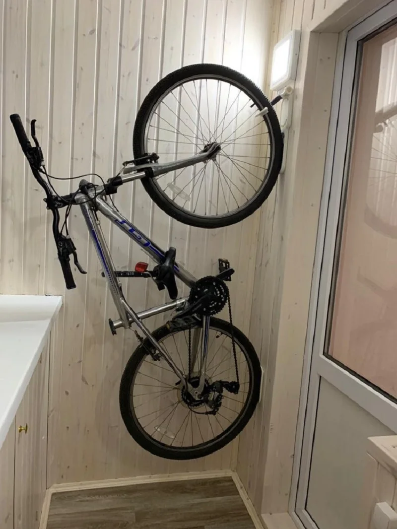 bike wall hanger vertical