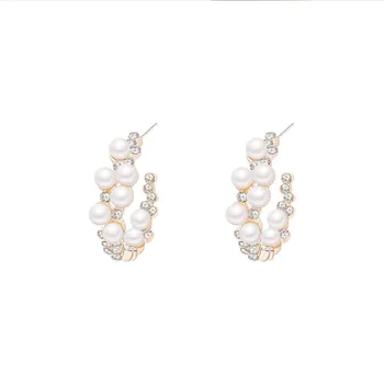 Sweet Girl Earrings 2020 Fashion New Temperament Earrings Exaggerated Simple C-shaped Pearl Geometric Earrings Ladies 925 Ayar
Sweet Girl Earrings 2020 Fashion New Temperament Earrings Exaggerated Simple C-shaped Pearl Geometric Earrings Ladies 925 Ayar
