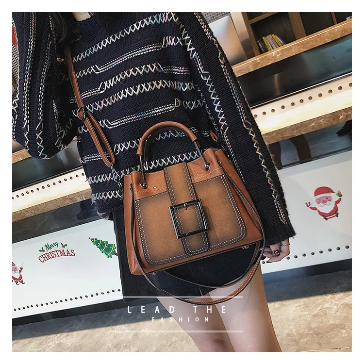 2019 New large capacity bucket bag belt decorative smoke single shoulder oblique span handbag
2019 New large capacity bucket bag belt decorative smoke single shoulder oblique span handbag