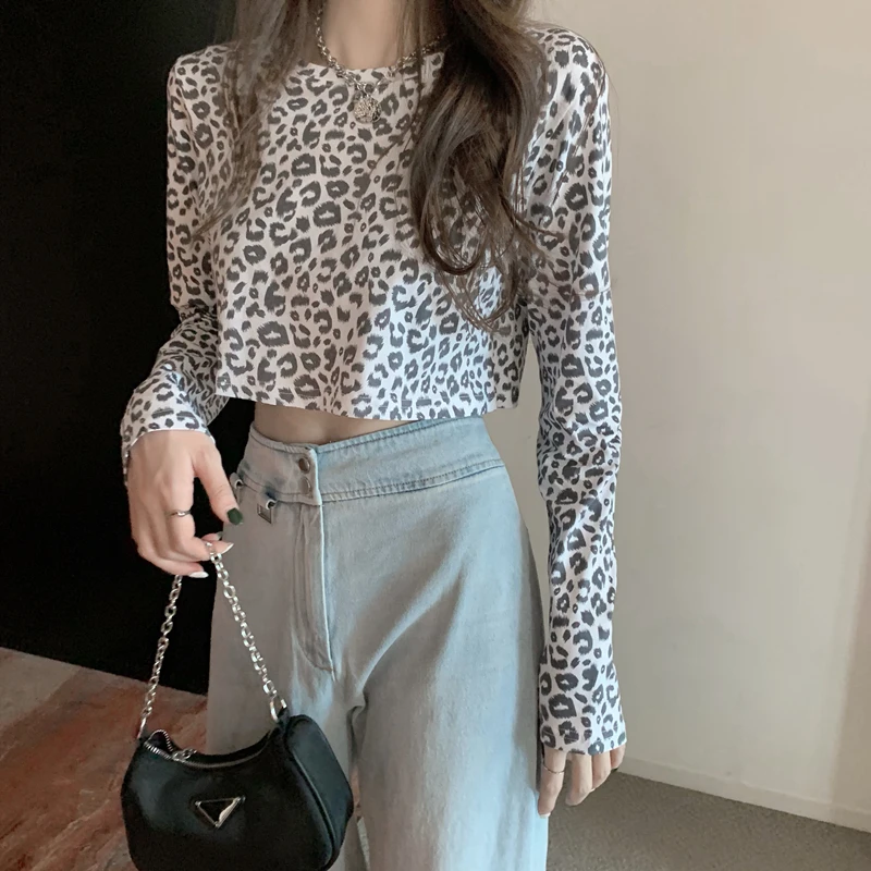 Tshirt Womens clothing 2020 Autumn New Loose Leopard Print Long-Sleeved T-shirt Women's Sexy Short Exposed Belly Tops 2208i
Tshirt Womens clothing 2020 Autumn New Loose Leopard Print Long-Sleeved T-shirt Women's Sexy Short Exposed Belly Tops 2208i