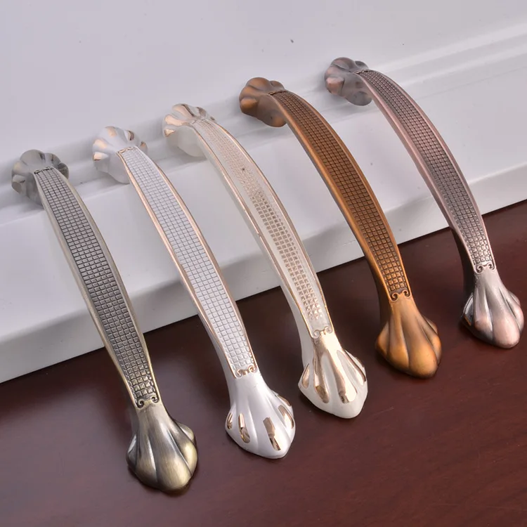 Creative Paperback Large Light Hook Modern Minimalist Cabinet Large Drawer Handle Simple European Large Cabinet Door Handle
Creative Paperback Large Light Hook Modern Minimalist Cabinet Large Drawer Handle Simple European Large Cabinet Door Handle