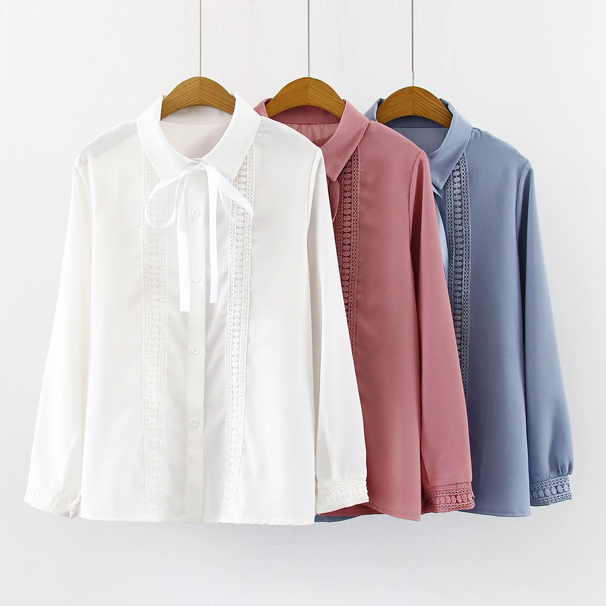 Autumn New Korean Version Loose Lace-up Blouse Fashion Stitching Bow Blouse Women's Long-sleeved Shirt Tops
Autumn New Korean Version Loose Lace-up Blouse Fashion Stitching Bow Blouse Women's Long-sleeved Shirt Tops