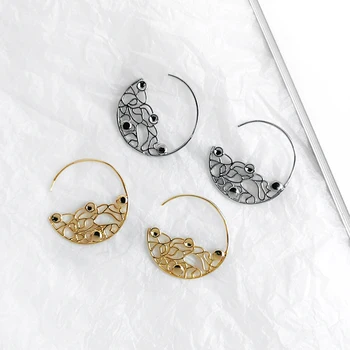 Peri'sBox Gold Silver Color Semi Circle Irregular Twisted Earrings Baroque Hoop Earrings for Women Floral Vintage Earrings 2020
Peri'sBox Gold Silver Color Semi Circle Irregular Twisted Earrings Baroque Hoop Earrings for Women Floral Vintage Earrings 2020