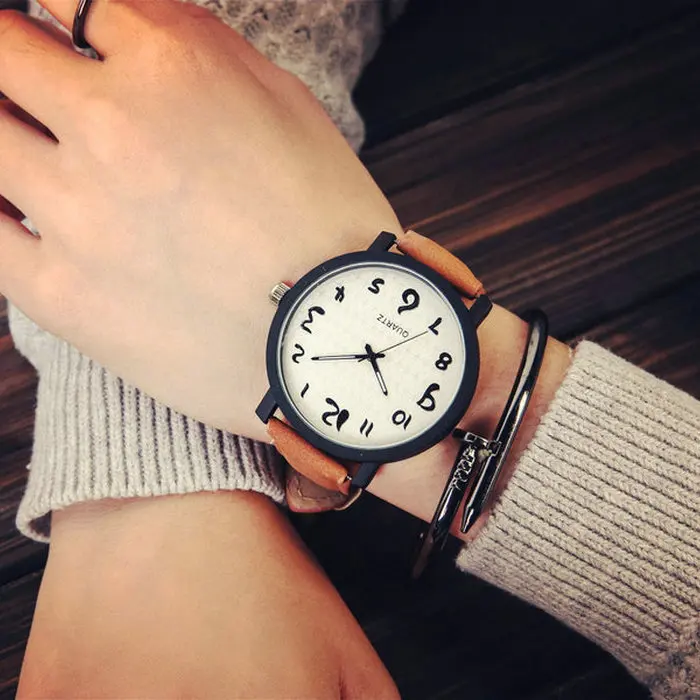Minimalist Watch Women South Korea Retro Decoration Fashion Ladies Watch Art Numeral Casual Leather Strap Women Wrist Watch 2020 
Minimalist Watch Women South Korea Retro Decoration Fashion Ladies Watch Art Numeral Casual Leather Strap Women Wrist Watch 2020