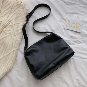 Autumn And Winter Fashion Simple Color Crossbody Shoulder Bag Width 31cm High 21cm Thickness 11cm 
Autumn And Winter Fashion Simple Color Crossbody Shoulder Bag Width 31cm High 21cm Thickness 11cm