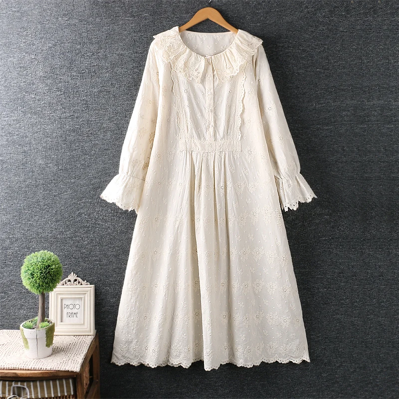 2020 new early autumn dress Japanstyle fresh peter pan collar embroidery cotton linen long loose dress
2020 new early autumn dress Japanstyle fresh peter pan collar embroidery cotton linen long loose dress