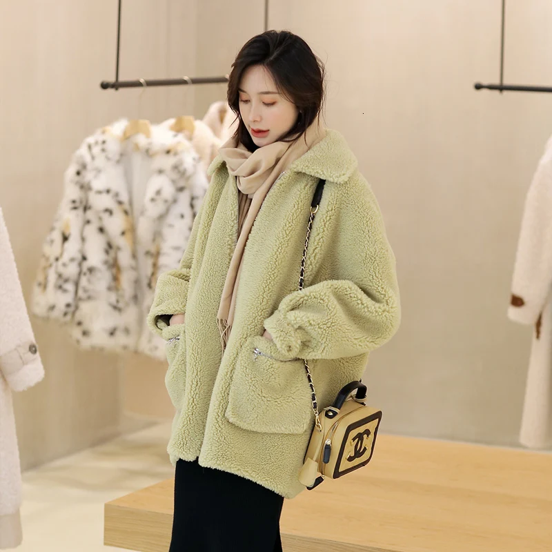 Real Fur Coat Women Korean Solid Sheep Shearing Winter Coat Women Wool Jacket Women Clothes 2020 Manteau Femme 19522 YY1163
Real Fur Coat Women Korean Solid Sheep Shearing Winter Coat Women Wool Jacket Women Clothes 2020 Manteau Femme 19522 YY1163