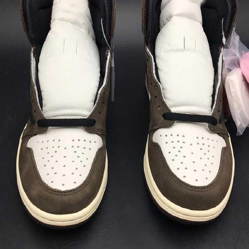 Travis Air 1 High OG CD4487-100 1s Cactus Jack Men Women Basketball Sports Shoes Sneakers Retro Best Quality
Travis Air 1 High OG CD4487-100 1s Cactus Jack Men Women Basketball Sports Shoes Sneakers Retro Best Quality