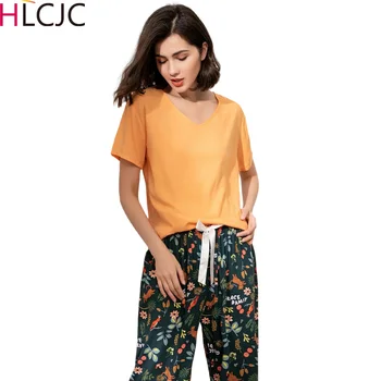 Spring and Summer Women Pajama Set Viscose Satin 2Pcs Set Floral Printed Elegant Pyjamas Femme Soft Sleepwear Girls Homewear New
Spring and Summer Women Pajama Set Viscose Satin 2Pcs Set Floral Printed Elegant Pyjamas Femme Soft Sleepwear Girls Homewear New