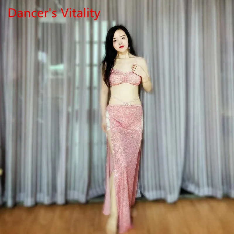 Belly Dance Suit New Set Exquisite Crystal Beads Covering Belly Professional Performance Costume Sexy Cutout Practice Clothing
Belly Dance Suit New Set Exquisite Crystal Beads Covering Belly Professional Performance Costume Sexy Cutout Practice Clothing