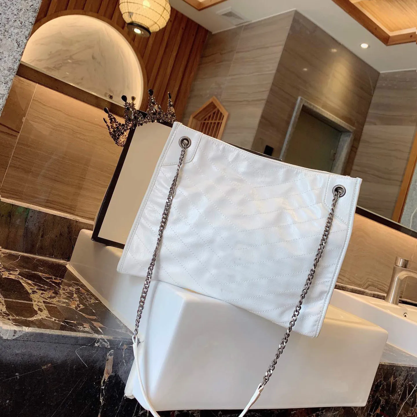 Luxury Genuine Leather Ladies Handbag Women Shoulder Bag Niki Fold High Quality Simple Chain Solid Color Messenger Women Bag
Luxury Genuine Leather Ladies Handbag Women Shoulder Bag Niki Fold High Quality Simple Chain Solid Color Messenger Women Bag