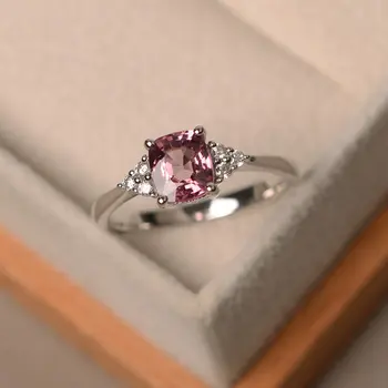 Japan and South Korea Simple Zircon Pink Topaz Square Diamond Four-claw Ring Inlaid S925 Sterling Silver Ladies Wild Jewelry 
Japan and South Korea Simple Zircon Pink Topaz Square Diamond Four-claw Ring Inlaid S925 Sterling Silver Ladies Wild Jewelry