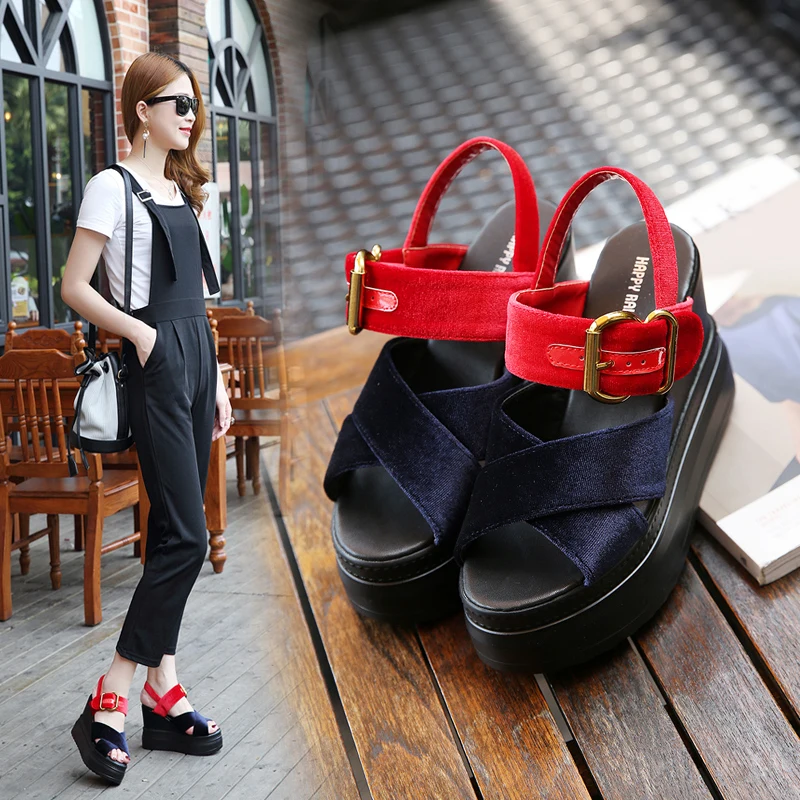 2020 new Women 11cm High Heels Wedges white Sandals Prom Party 5cm Platform Fetish Slides Thick Heel Chunky Luxury Design Shoes
2020 new Women 11cm High Heels Wedges white Sandals Prom Party 5cm Platform Fetish Slides Thick Heel Chunky Luxury Design Shoes