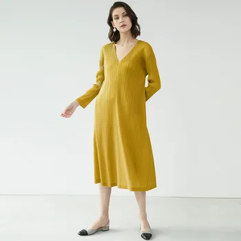 LANMREM Dress summer 2020 new female folds simple elegant V-neck small sexy dress high waist big swing dresses for women AR202 
LANMREM Dress summer 2020 new female folds simple elegant V-neck small sexy dress high waist big swing dresses for women AR202