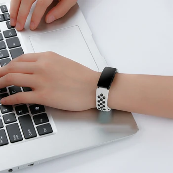 Sport Silicone Soft Adjustable Wrist Strap Accessories Air Hole Portable Two Tone Replacement Watch Band for FitBit Inspire
Sport Silicone Soft Adjustable Wrist Strap Accessories Air Hole Portable Two Tone Replacement Watch Band for FitBit Inspire