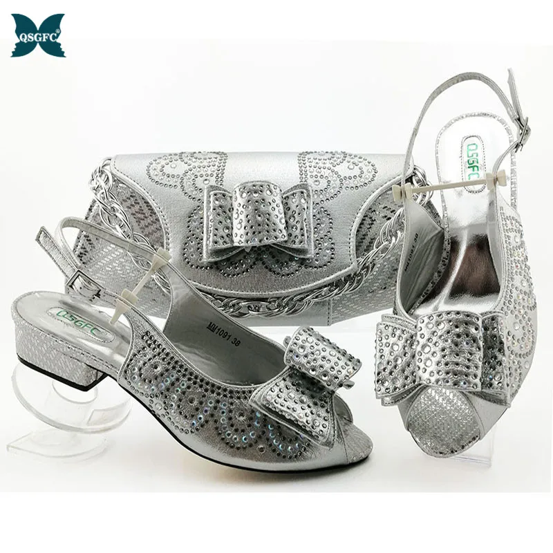 Italian design Silver Color Shoes with Matching Bags 2020 Ladies Shoe and Bag Set Italian Design African Shoes and Bag Set
Italian design Silver Color Shoes with Matching Bags 2020 Ladies Shoe and Bag Set Italian Design African Shoes and Bag Set