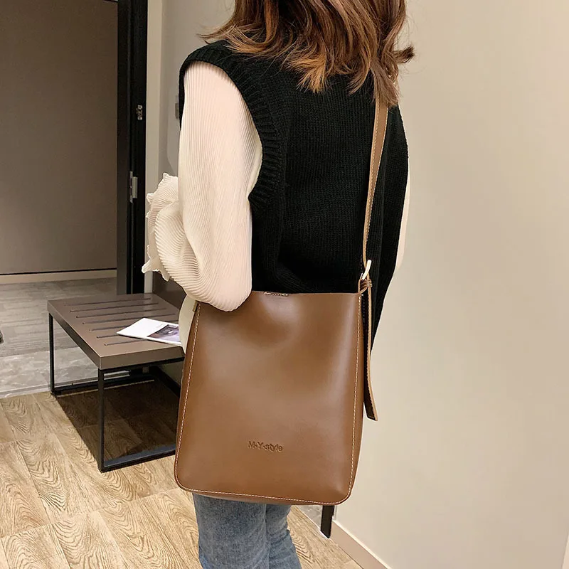 Retro Large Capacity Shoulder Bag Women's Big Bag 2019 New Style Bucket Bag Korean-style Casual WOMEN'S Bag
Retro Large Capacity Shoulder Bag Women's Big Bag 2019 New Style Bucket Bag Korean-style Casual WOMEN'S Bag