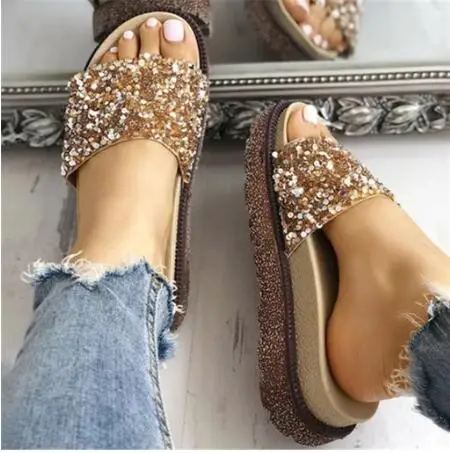 2020 spring new manufacturers wholesale comfortable wild fur slippers imitation fur sandals wholesale large size
2020 spring new manufacturers wholesale comfortable wild fur slippers imitation fur sandals wholesale large size