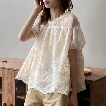 2020 Summer New Korean Style Cute Embroidered Lace Short Puff Sleeve Loose Shirts Womens tops and blouses
2020 Summer New Korean Style Cute Embroidered Lace Short Puff Sleeve Loose Shirts Womens tops and blouses