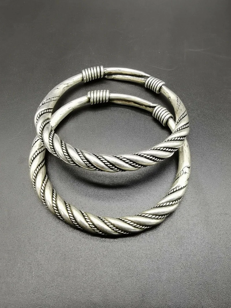 Fashion Women Chinese Old Tibetan Silver Bracelet Bracelet Man Charm Jewellery Fashion Accessories
Fashion Women Chinese Old Tibetan Silver Bracelet Bracelet Man Charm Jewellery Fashion Accessories
