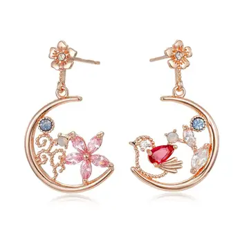 Dongdaemun, Korea, inlaid with zircon flowers, birds, cute, fresh, asymmetric moon earrings, earrings
Dongdaemun, Korea, inlaid with zircon flowers, birds, cute, fresh, asymmetric moon earrings, earrings