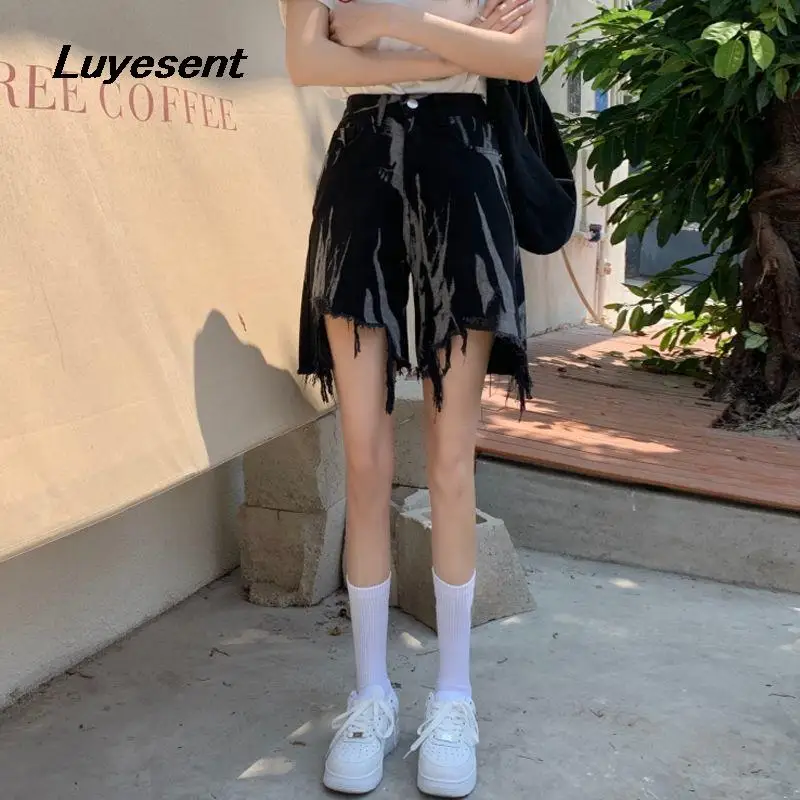 Gothic Lady Black Tie Dye Short Jeans Summer Women Broken Tassel Irregular Denim Wide Leg Pants Korean Fashion Harajuku Shorts
Gothic Lady Black Tie Dye Short Jeans Summer Women Broken Tassel Irregular Denim Wide Leg Pants Korean Fashion Harajuku Shorts