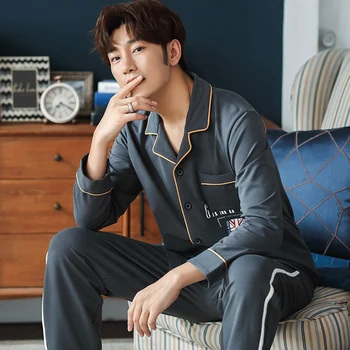 High Quality 100% Cotton Men's Pajamas Set Autumn Winter Soft Modern Style Home Costumes Long Sleeve Sleeping Tops Large Size
High Quality 100% Cotton Men's Pajamas Set Autumn Winter Soft Modern Style Home Costumes Long Sleeve Sleeping Tops Large Size