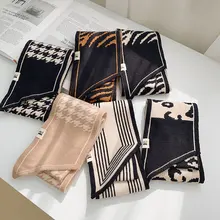 

Zebra Pattern Short Section Bib Scarf Female Winter Korean Warm Knit Bevel New Korean All-match