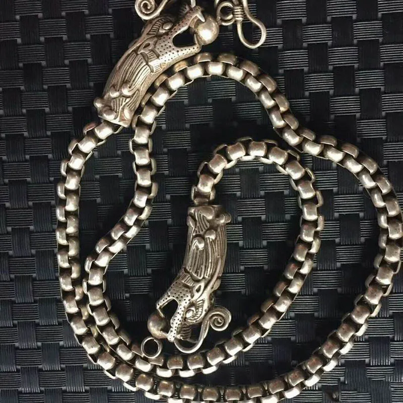 Exquisite China Old National Style Tibet Silver Handwork Loong Head Amulet Auspicious Necklace Statue /1
Exquisite China Old National Style Tibet Silver Handwork Loong Head Amulet Auspicious Necklace Statue /1