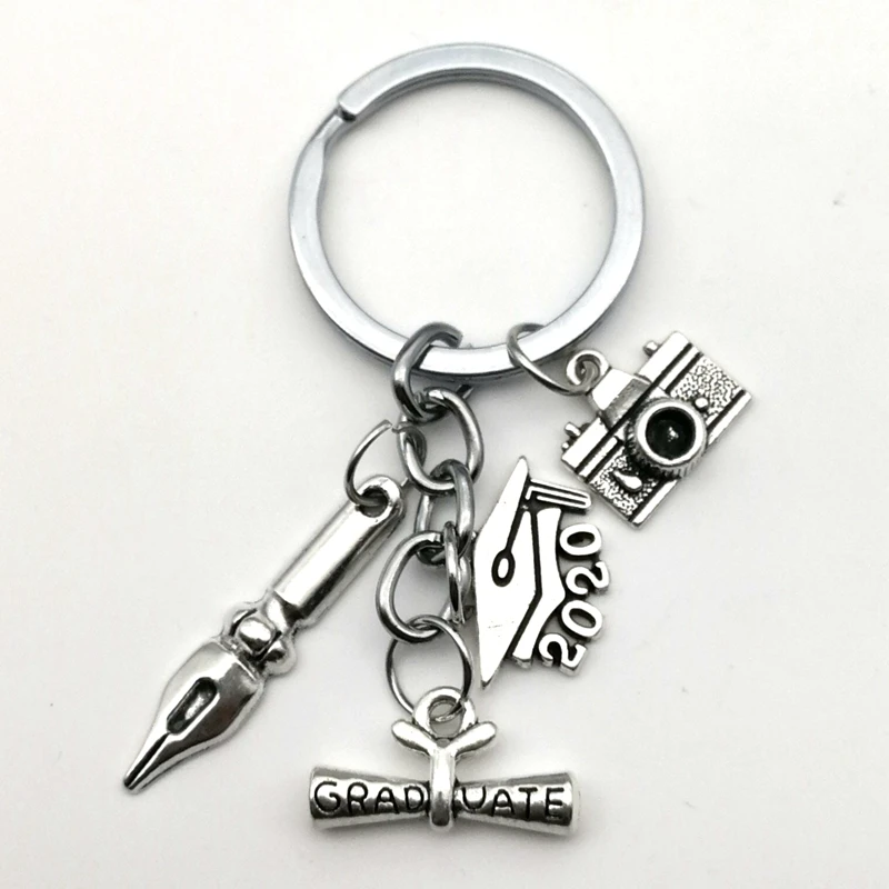 2020 Pen Graduation Ceremony Key Chain Camera Graduation Graduation Souvenir Bachelor Hat Class Badge Keychain Separate Gifts
2020 Pen Graduation Ceremony Key Chain Camera Graduation Graduation Souvenir Bachelor Hat Class Badge Keychain Separate Gifts