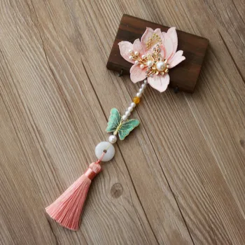Brooch Woman Tassels Pendant Chinese Style Collocation Cheongsam Pure Manual Embroidery Classical Tassels Pressed Flap Pendant
Brooch Woman Tassels Pendant Chinese Style Collocation Cheongsam Pure Manual Embroidery Classical Tassels Pressed Flap Pendant