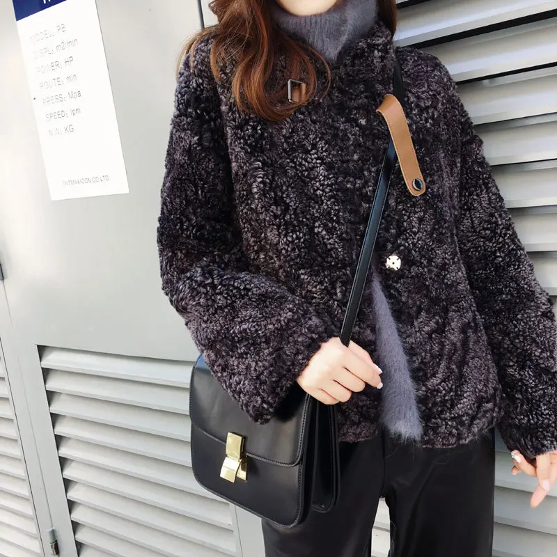 2020 New Winter Real Coat Sheep Shearling 100% Wool Jacket Korean Lamb Fur Coats and Jackets Women K-1802 KJ3162
2020 New Winter Real Coat Sheep Shearling 100% Wool Jacket Korean Lamb Fur Coats and Jackets Women K-1802 KJ3162