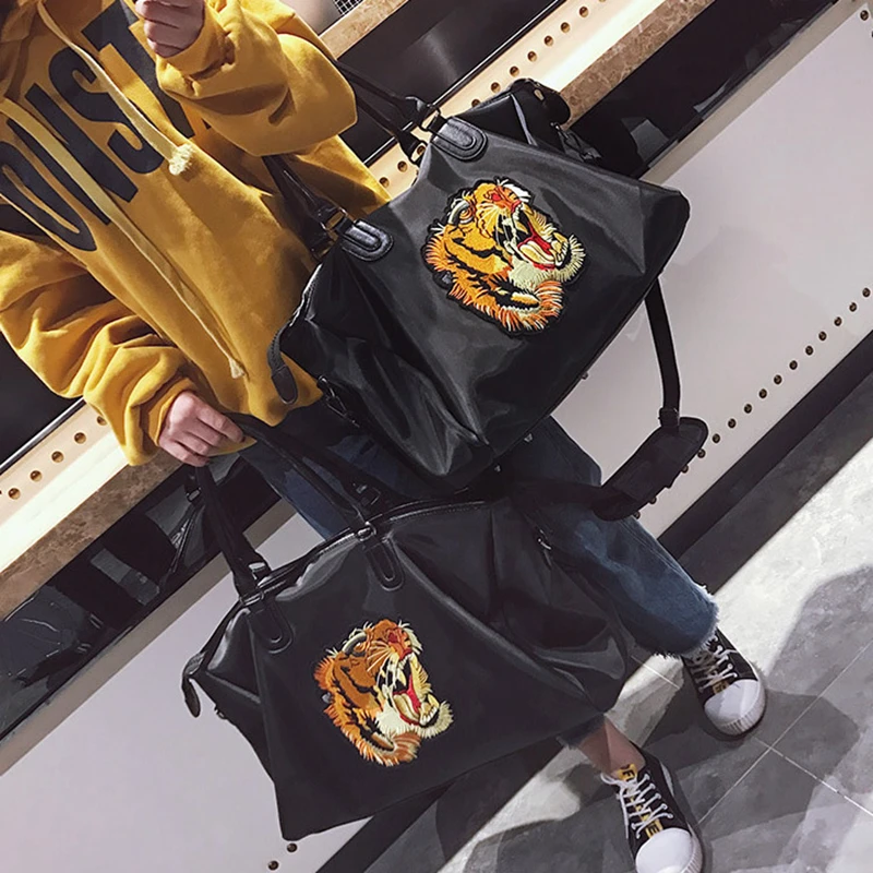 Creative Tiger head Waterproof Travel Sport Gym Bag Fitness Training Dry Wet Yoga Big Capacity Handbag Outdoor Trip Luggage Bags
Creative Tiger head Waterproof Travel Sport Gym Bag Fitness Training Dry Wet Yoga Big Capacity Handbag Outdoor Trip Luggage Bags