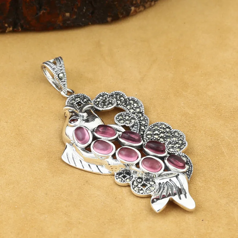 925 Sterling Silver Jewelry Retro Thai Silver Men And Women Models Inlaid Marcasite Fish Delicate Garnet Pendant 
925 Sterling Silver Jewelry Retro Thai Silver Men And Women Models Inlaid Marcasite Fish Delicate Garnet Pendant