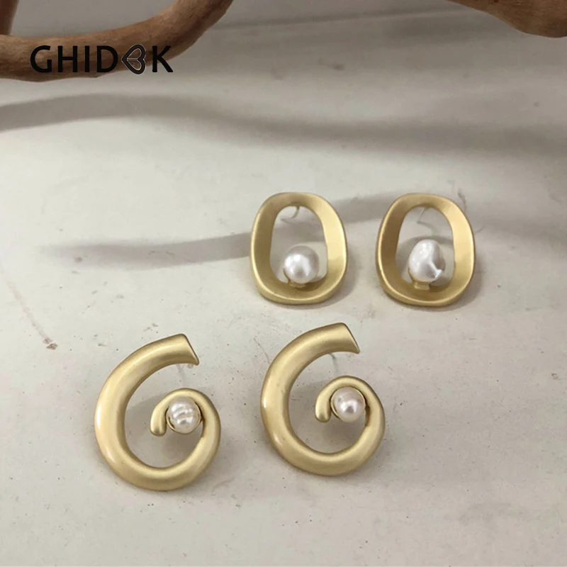 GHIDBK Matte Gold Freshwater Pearl Spiral Stud Earrings Geometric Square with Natural Pearl Earring Studs Unique Design Earring
GHIDBK Matte Gold Freshwater Pearl Spiral Stud Earrings Geometric Square with Natural Pearl Earring Studs Unique Design Earring