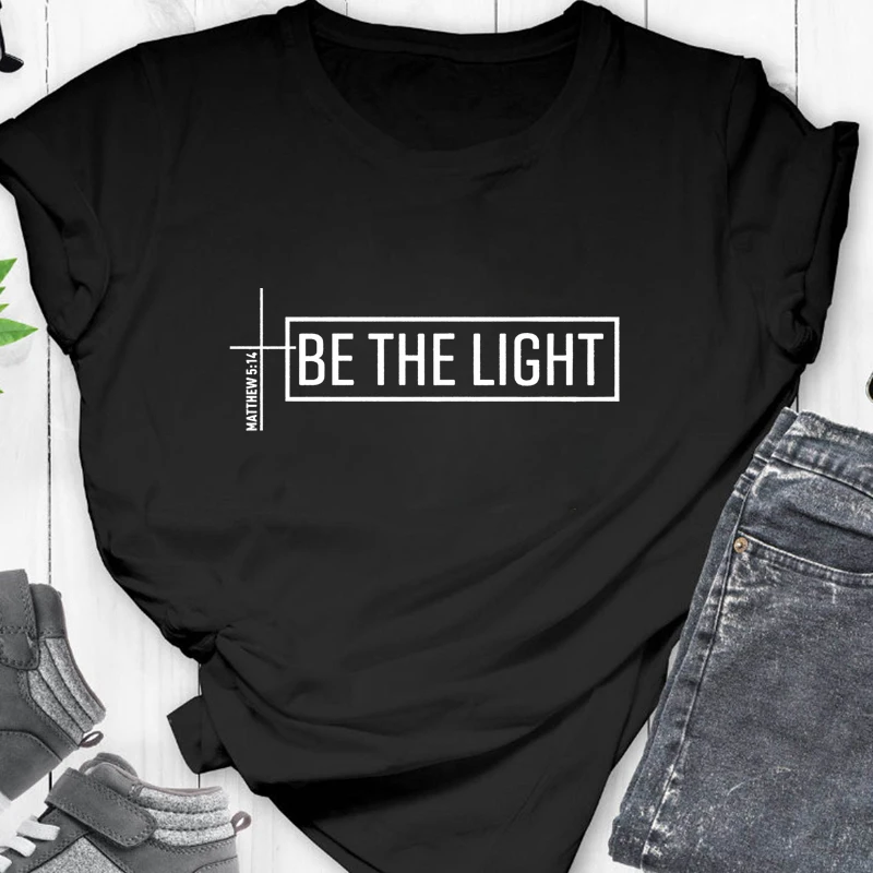 Футболка с надписью «Be светильник» из Матфея 5:14 и Библии, католическая христианская вдохновляющая цитата, повседневная женская футболка с графическим принтом на тему религии, Топ
Футболка с надписью «Be светильник» из Матфея 5:14 и Библии, католическая христианская вдохновляющая цитата, повседневная женская футболка с графическим принтом на тему религии, Топ