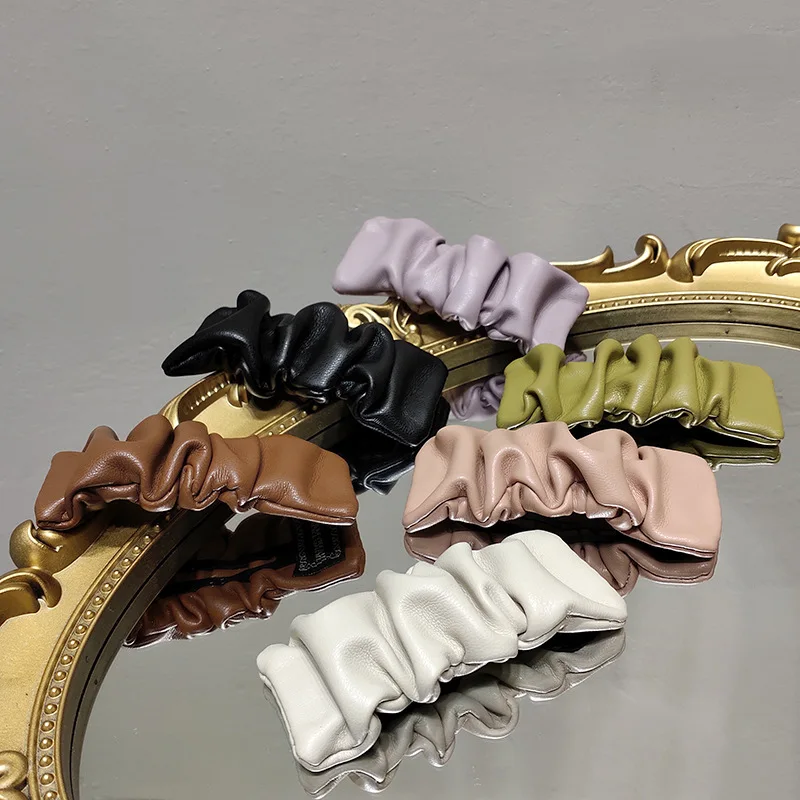 New PU Pleated Hair Clips Leather Barrette Vintage Plain Color Long Side Pins for Women Hair Accessories
New PU Pleated Hair Clips Leather Barrette Vintage Plain Color Long Side Pins for Women Hair Accessories