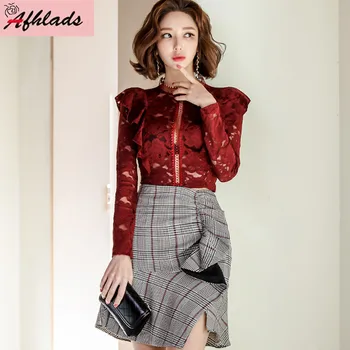 2019 Winter New Korean Elegant Two-Piece Set Slim Lace Round Neck Shirt Top + Bag Hips Ruffled Skirt Fashion Women Two-Piece Set
2019 Winter New Korean Elegant Two-Piece Set Slim Lace Round Neck Shirt Top + Bag Hips Ruffled Skirt Fashion Women Two-Piece Set