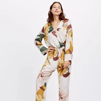 Spring New Products O Home Long Sleeve WOMEN'S Pajamas Spring and Summer Bourette Satin Fashion Printed Thin V-neck Homewear Set
Spring New Products O Home Long Sleeve WOMEN'S Pajamas Spring and Summer Bourette Satin Fashion Printed Thin V-neck Homewear Set