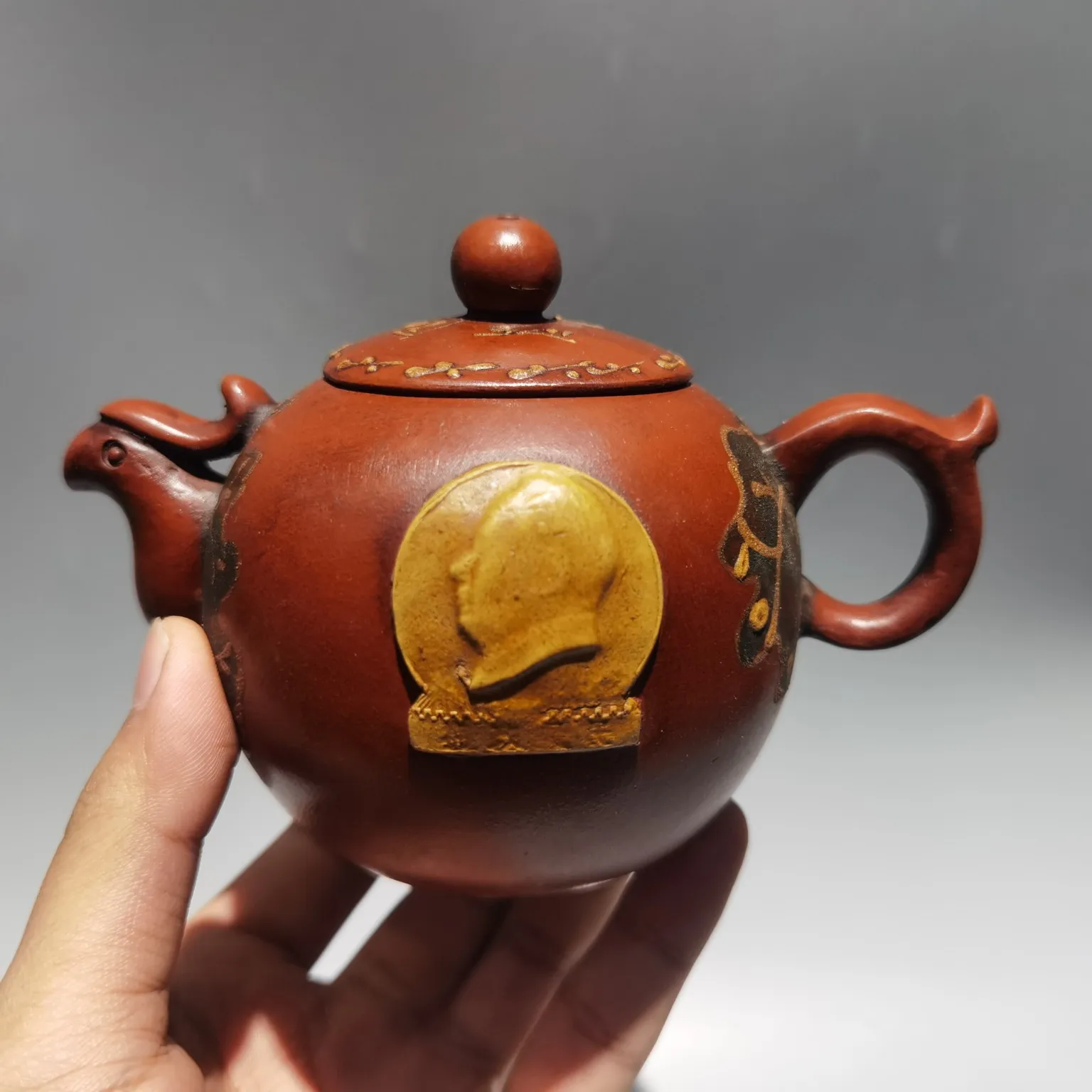 6"Chinese Yixing Zisha Pottery Hand-Carved Cultural Revolution Pot Phoenix Red mud kettle teapot Teapot Pot Tea Maker Office
6"Chinese Yixing Zisha Pottery Hand-Carved Cultural Revolution Pot Phoenix Red mud kettle teapot Teapot Pot Tea Maker Office