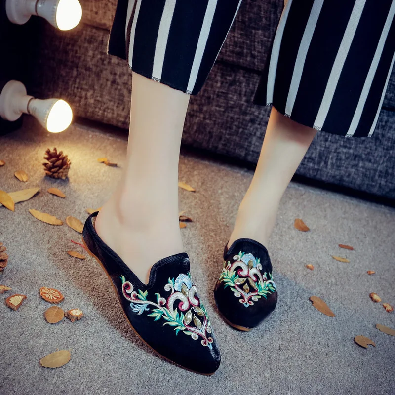 New Style Summer Old Beijing-Style Outer Wear Closed-toe Semi-Slipper National Wind Embroidered Cloth Slipper Household for Sand
New Style Summer Old Beijing-Style Outer Wear Closed-toe Semi-Slipper National Wind Embroidered Cloth Slipper Household for Sand