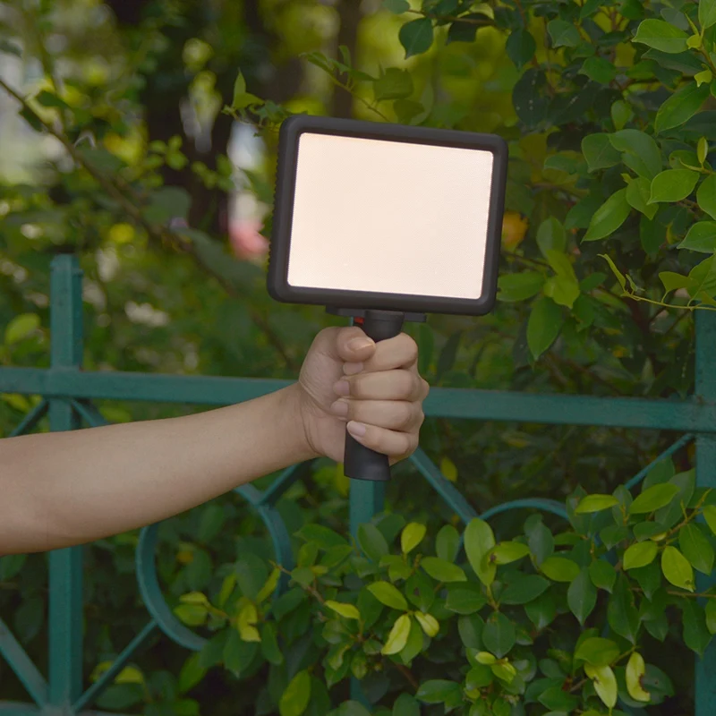 VLD-P116 Handheld Portable 116 LED Light Panel Dimmable Brightness with 2200MAh Battery for Video and Photography(EU Plug)
VLD-P116 Handheld Portable 116 LED Light Panel Dimmable Brightness with 2200MAh Battery for Video and Photography(EU Plug)