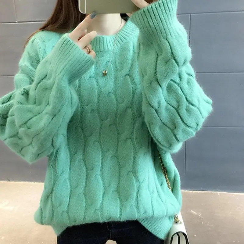 Women's Sweater New Autumn and Winter Round Neck Sweater Fashion Loose Soft Long-sleeved Knitted Pullover Women's Clothing
Women's Sweater New Autumn and Winter Round Neck Sweater Fashion Loose Soft Long-sleeved Knitted Pullover Women's Clothing