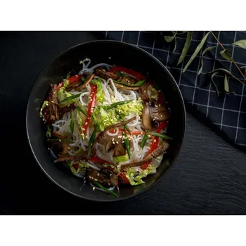 Hazelnut noodles with beef and vegetables 
Hazelnut noodles with beef and vegetables