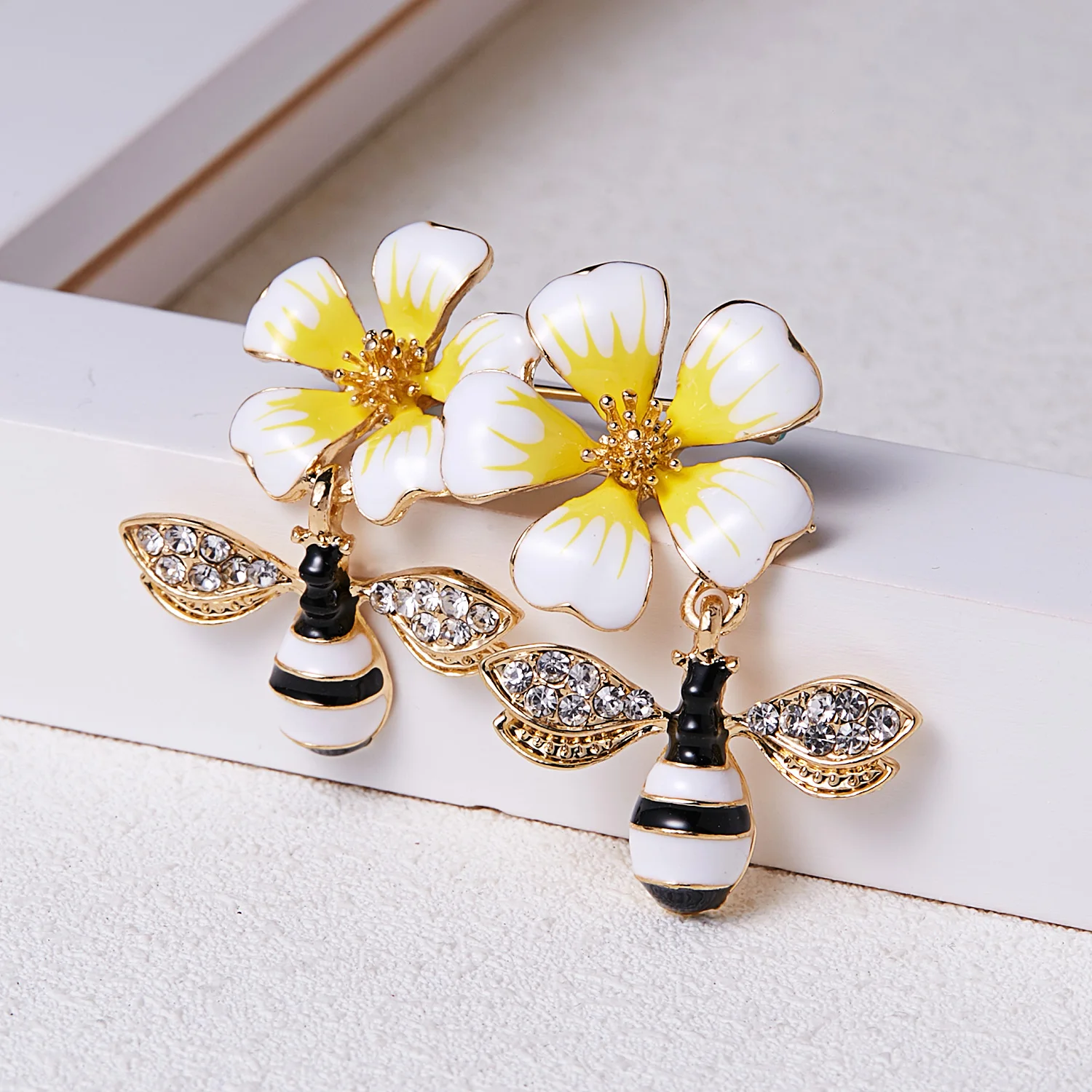 Rinhoo Colorful Plant Animal Brooches Green Fron Leaf Sunflower Flower Bee Metal Brooches Pins Women's Party Banquet Jewelry 
Rinhoo Colorful Plant Animal Brooches Green Fron Leaf Sunflower Flower Bee Metal Brooches Pins Women's Party Banquet Jewelry