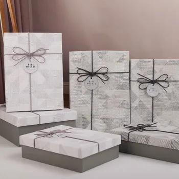Simple Bow Exquisite Gift Box Coarse-woven Wallpaper High-end Gift Box Three - Piece Party Supplies Boxes with Ribbon
Simple Bow Exquisite Gift Box Coarse-woven Wallpaper High-end Gift Box Three - Piece Party Supplies Boxes with Ribbon