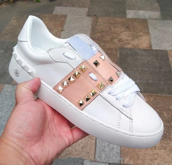 Luxury Brand Rivets Women SneakersWomen Casual Shoes Gold Rivets Stud Genuine Leather Tennis Feminine Chic Star Shoes Classic
Luxury Brand Rivets Women SneakersWomen Casual Shoes Gold Rivets Stud Genuine Leather Tennis Feminine Chic Star Shoes Classic