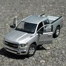1:27 Dodge 2019 RAM 1500 Alloy Pickup Model Diecasts Metal Simulation Toy Off-road Vehicles Car Model Collection Childrens Gift
1:27 Dodge 2019 RAM 1500 Alloy Pickup Model Diecasts Metal Simulation Toy Off-road Vehicles Car Model Collection Childrens Gift