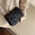 Брендовые дизайнерские сумки через плечо из искусственной кожи с заклепками и цепочкой для женщин 2021, простая модная сумка через плечо, роскошные женские маленькие сумки